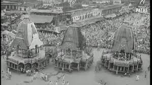 Black-and-white aerial view of a large crowd and buildings for the Jagannath Rath Yatra article
